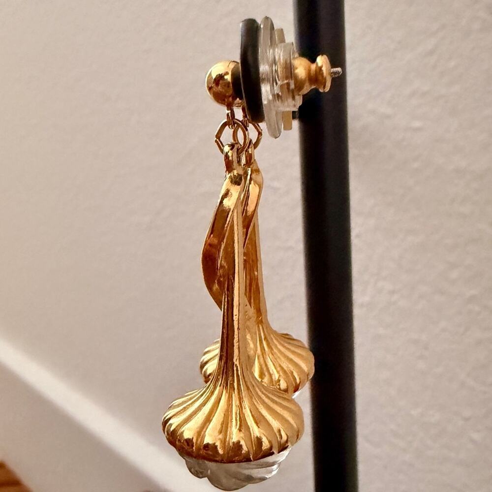 Trifari signed vintage Gold-Tone Twisted Drop Earrings with Clear Glass Drops - Picture 5 of 10